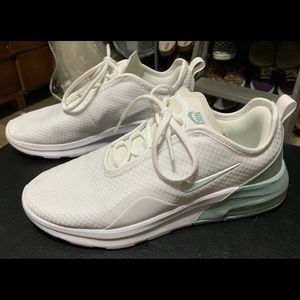 Nike Airmax Motion 2